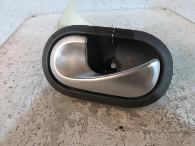 Maniglia interna posteriore sinistra RENAULT SCENIC 2 PHASE 1 Diésel - 1