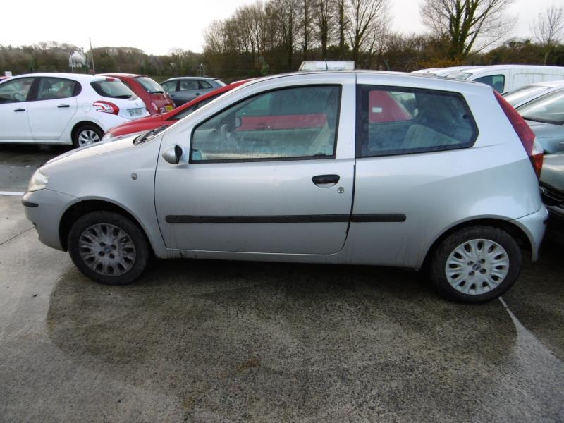 Image Feu arriere principal gauche (feux) - FIAT PUNTO 2