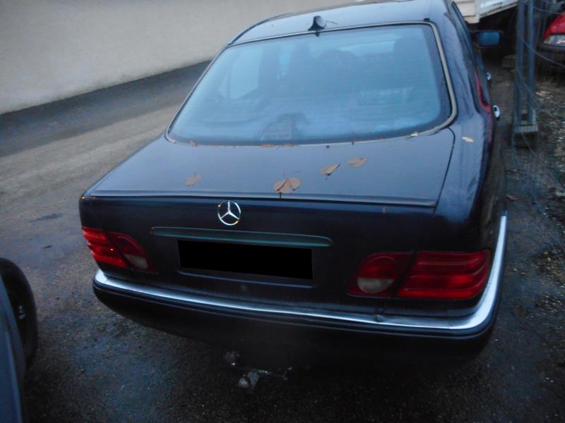 Image Pompe à vide - MERCEDES CLASSE E 210