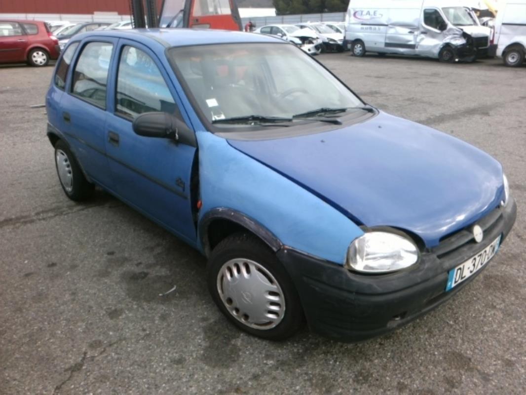 Image Leve vitre mecanique avant droit - OPEL CORSA B