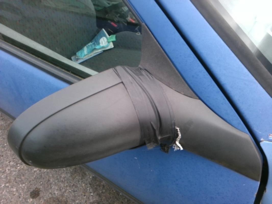 Image Leve vitre mecanique avant droit - OPEL CORSA B