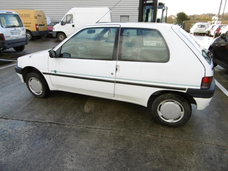 Image Feu arriere principal droit (feux) - PEUGEOT 106