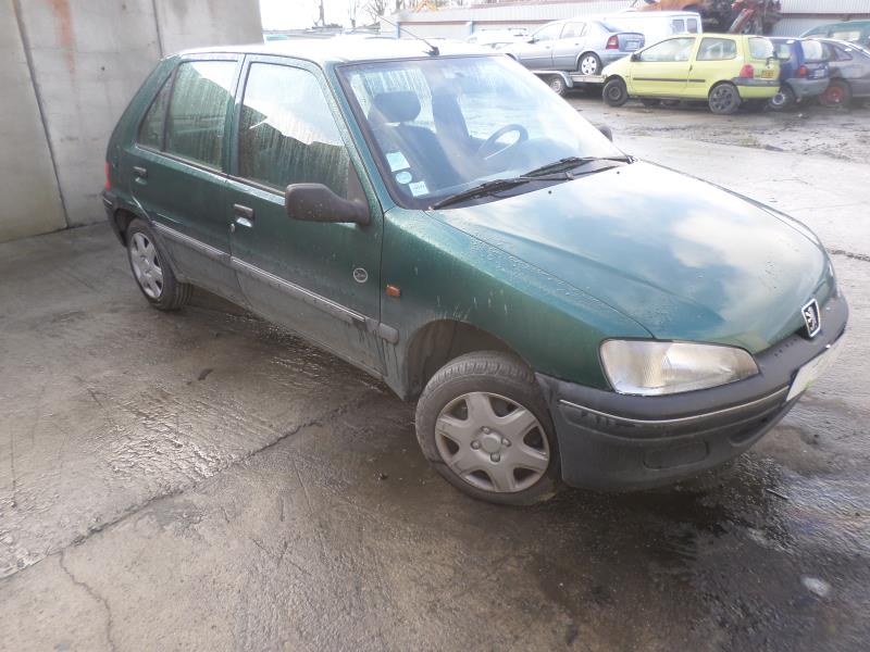 Image Feu arriere principal droit (feux) - PEUGEOT 106