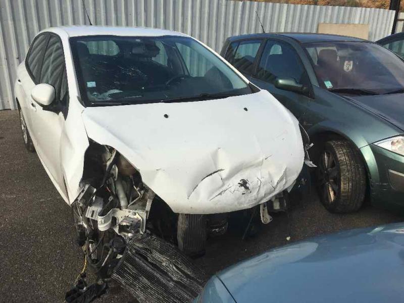 Bouton de warning PEUGEOT 208 1 PHASE 1 Diesel - 1
