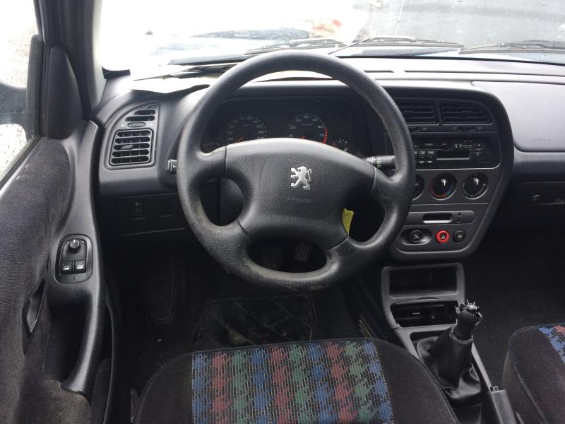 Image Feu arriere principal gauche (feux) - PEUGEOT 306