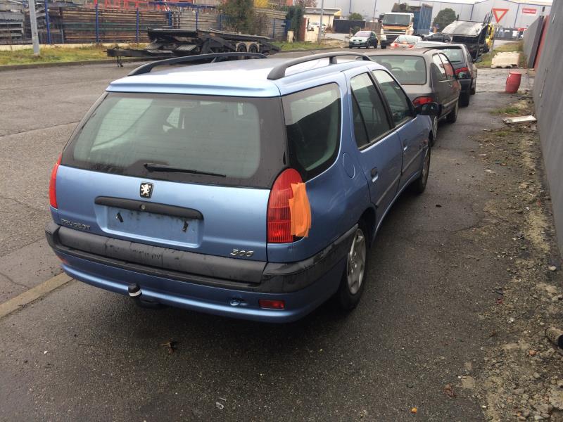 Image Feu arriere principal gauche (feux) - PEUGEOT 306