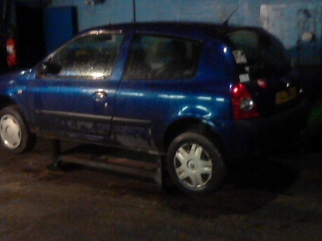 Porte avant gauche RENAULT CLIO 2 PHASE 2 Diesel - 1