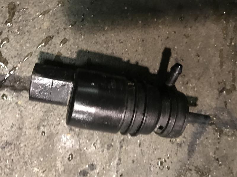 Pompe lave glace avant BMW SERIE 3 E46 PHASE 1 Essence - 1