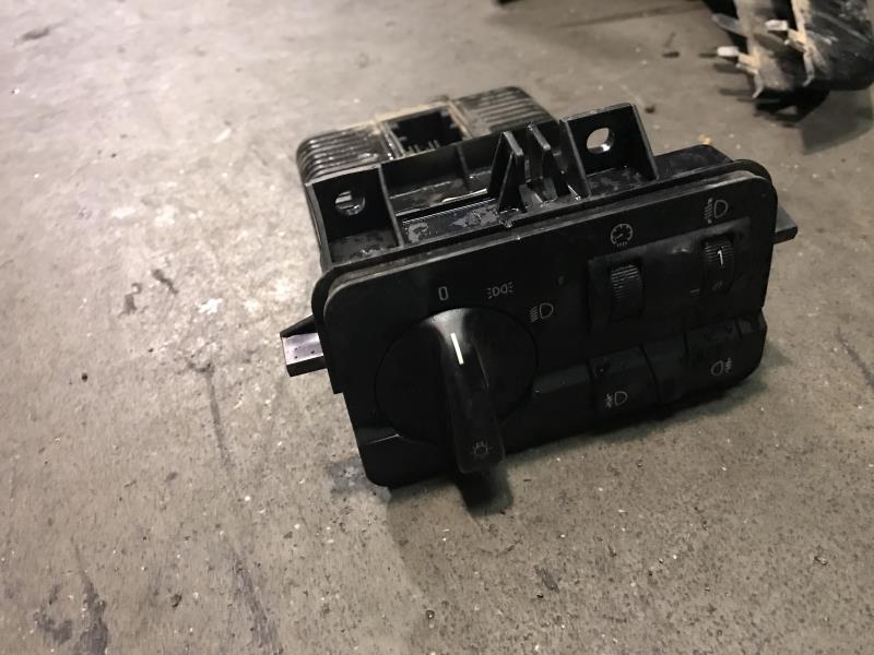 Commande de phare BMW SERIE 3 E46 PHASE 1 Essence - 1