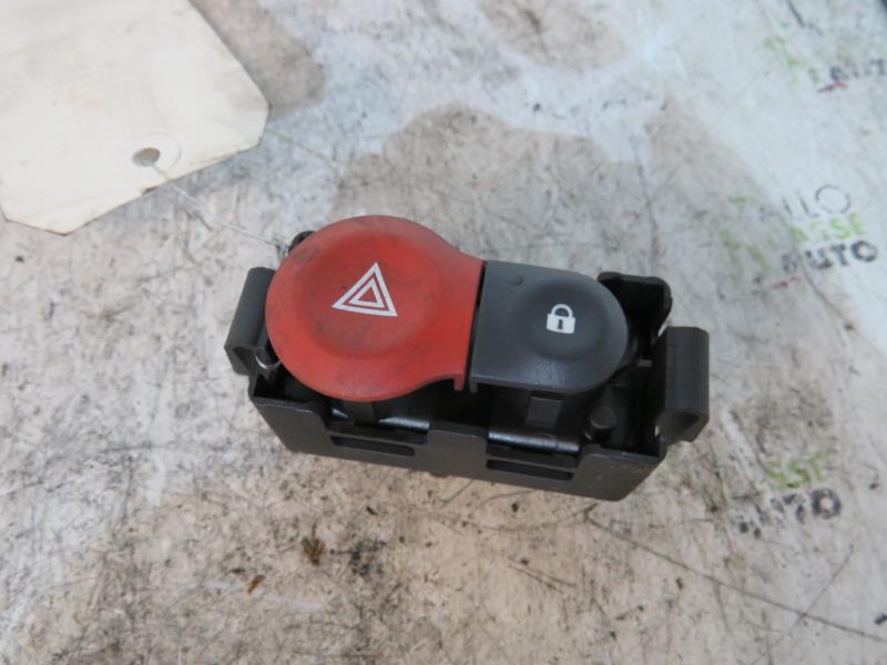 Bouton de warning RENAULT CLIO 3 PHASE 2 Diesel - 1