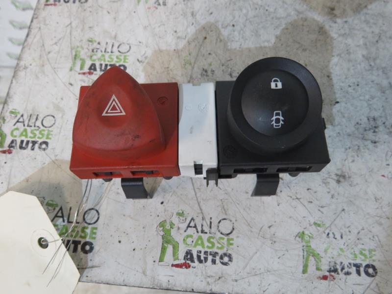 Bouton de warning RENAULT MEGANE 2 PHASE 2 BREAK Diesel - 1