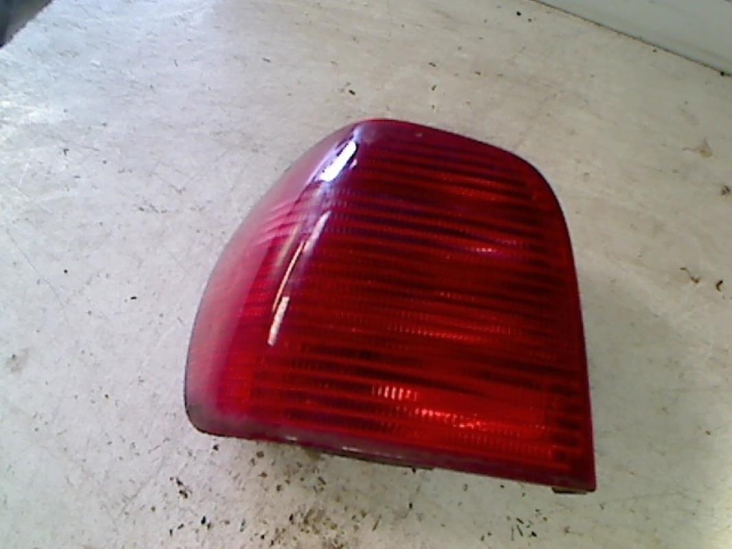 Fanale posteriore principale sinistro (luci) VOLKSWAGEN POLO 3 PHASE 2 Diésel - 1