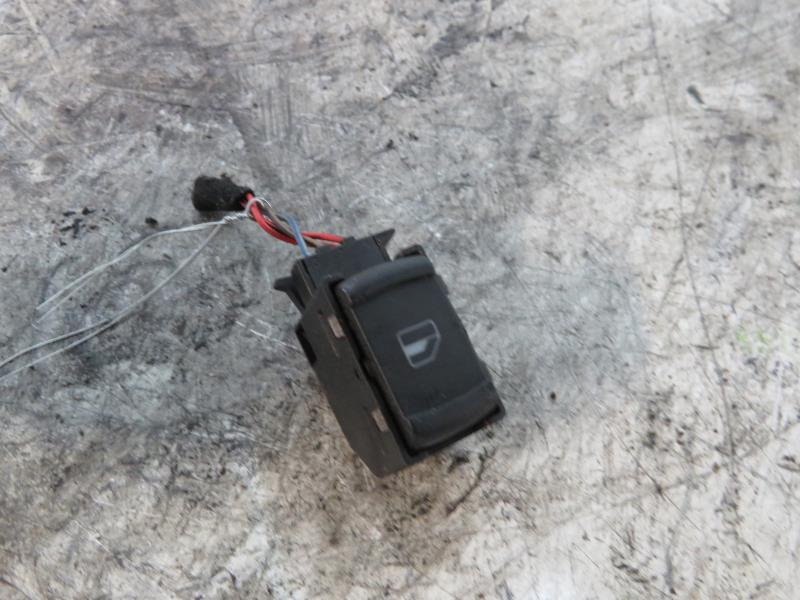 Interruttore lavacristalli posteriore destro VOLKSWAGEN GOLF 4 Gasolina - 1