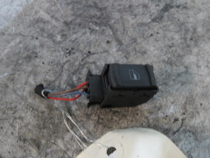 Interruttore lavacristalli posteriore sinistro VOLKSWAGEN GOLF 4 Gasolina - 1