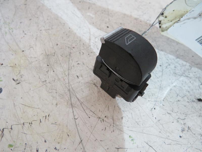 Interruttore lavacristalli anteriore destro FORD FIESTA 6 PHASE 2 Diésel - 1