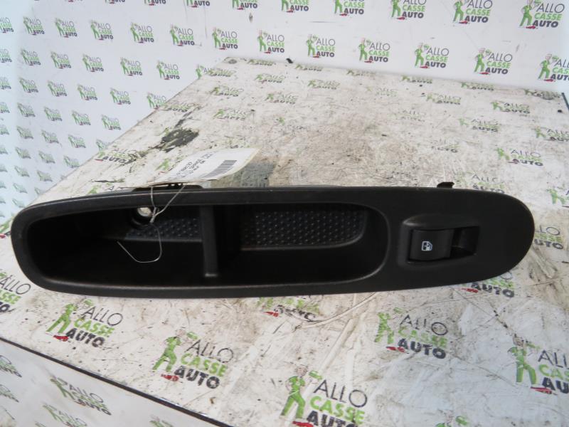 Interruttore lavacristalli anteriore sinistro FIAT PUNTO EVO 3 Diésel - 1