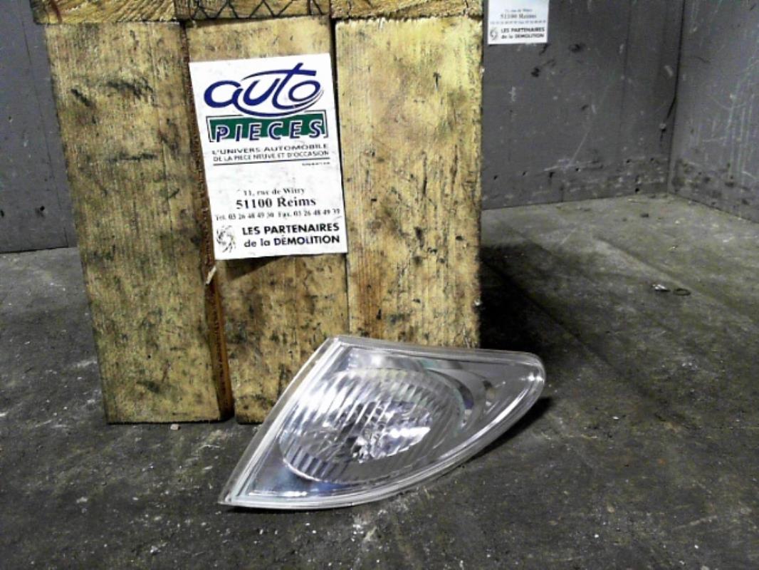 Optique avant secondaire gauche (feux)(clignotant) MAZDA PREMACY Diesel - 1