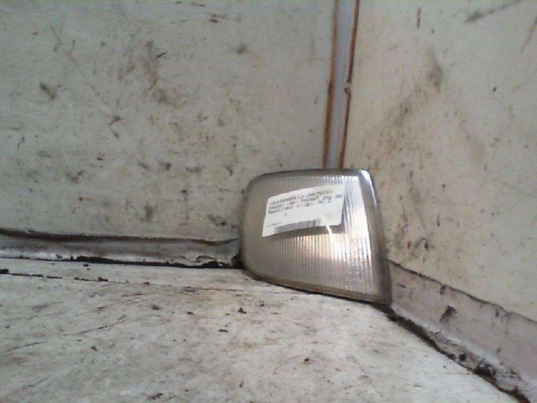 Ripetitore lampeggiante anteriore destro (Luci) VOLKSWAGEN PASSAT 3 PHASE 2 BREAK Diésel - 1