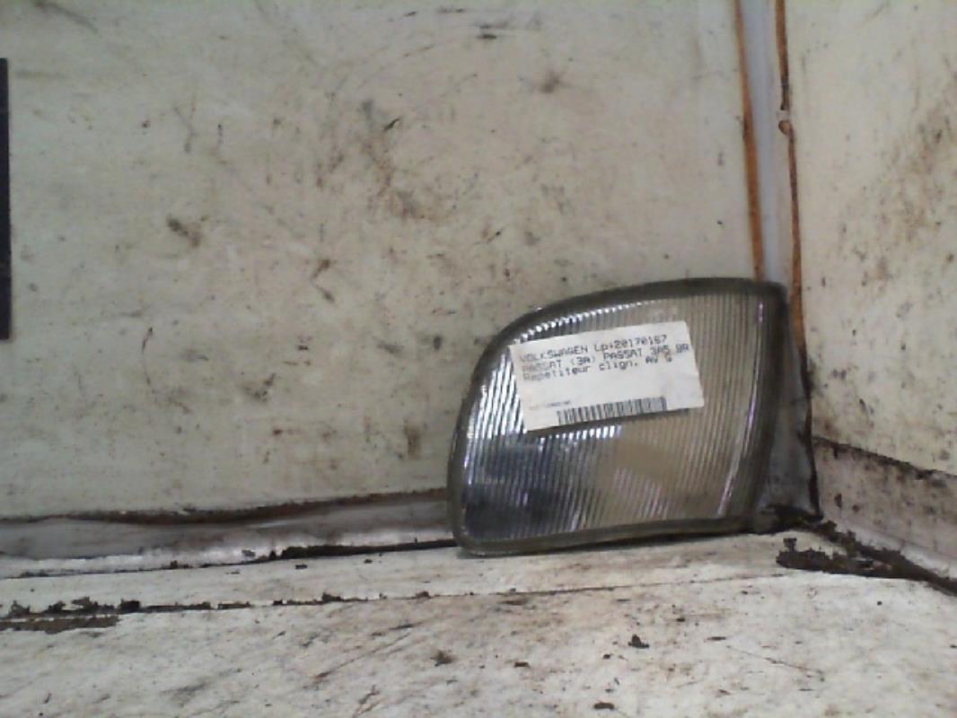Ripetitore lampeggiante anteriore sinistro (Luci) VOLKSWAGEN PASSAT 3 PHASE 2 BREAK Diésel - 1