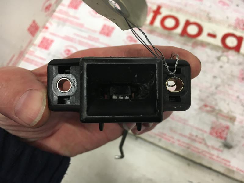 Serrure de hayon RENAULT CLIO 2 PHASE 1 Diesel - 1
