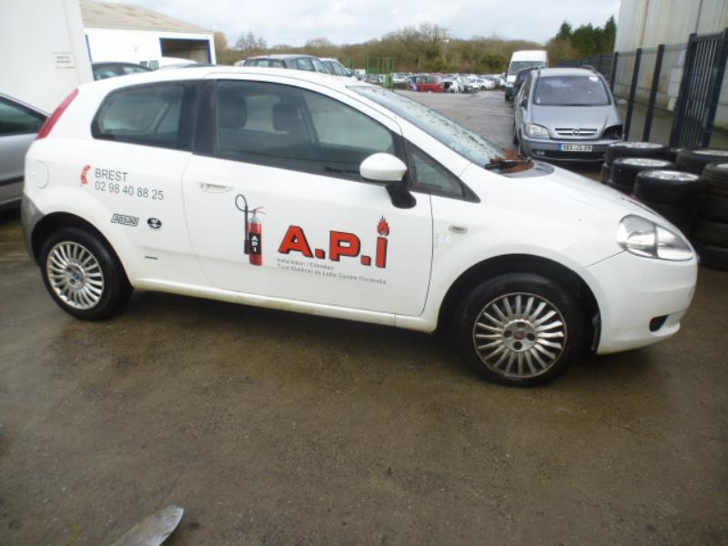 Image Feu arriere principal gauche (feux) - FIAT GRANDE PUNTO