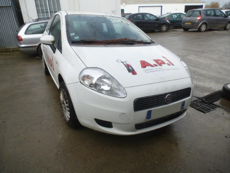 Image Feu arriere principal gauche (feux) - FIAT GRANDE PUNTO