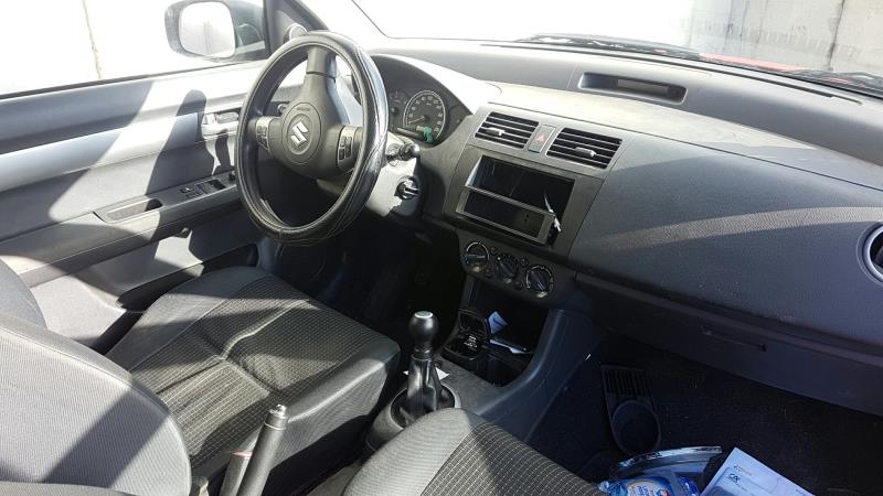 Image Feu arriere principal droit (feux) - SUZUKI SWIFT 3
