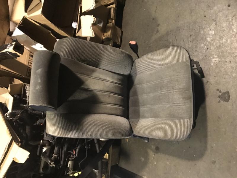 Siege avant droit BMW SERIE 5 E28 Diesel - 1