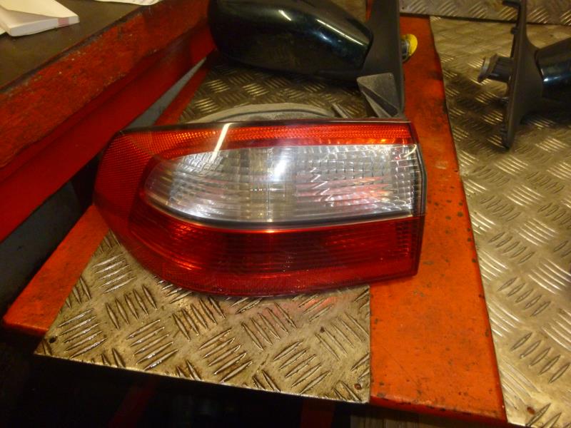 Fanale posteriore principale sinistro (luci) RENAULT LAGUNA 2 PHASE 1 Diésel - 1