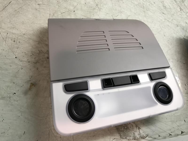 Eclairage de plafonnier BMW SERIE 5 E60 PHASE 1 Diesel - 1