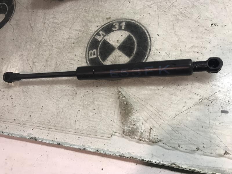 Verin de capot BMW X5 E53 Diesel - 1