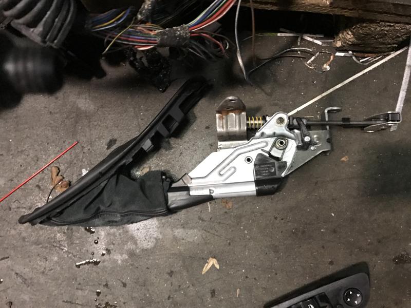 Levier frein à main BMW SERIE 1 E87 PHASE 1 Diesel - 1