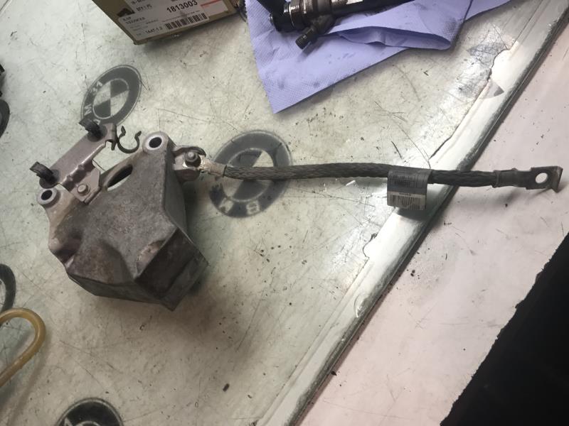Support moteur gauche BMW SERIE 1 E87 PHASE 2 Diesel - 1