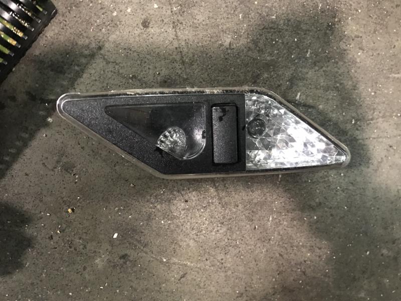 Eclairage de plafonnier BMW SERIE 3 E46 COUPE PHASE 2 Diesel - 1