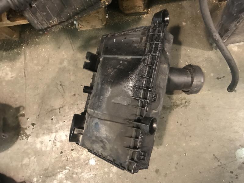 Boite a air BMW SERIE 5 E28 Diesel - 1