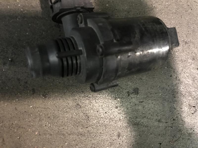 Pompe à eau BMW SERIE 5 E60 PHASE 2 Diesel - 1