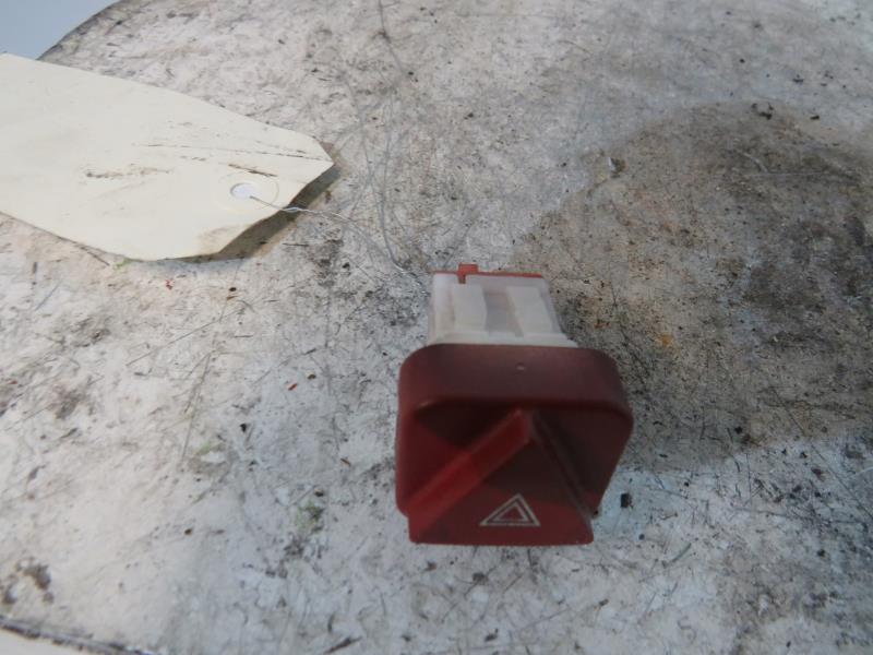 Bouton de warning CITROEN C5 1 PHASE 2 Essence - 1