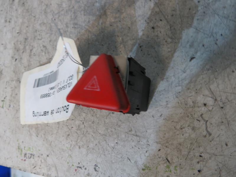 Bouton de warning VOLKSWAGEN GOLF 5 Diesel - 1