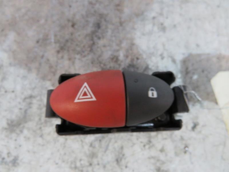 Bouton de warning RENAULT TWINGO 2 PHASE 1 Essence - 1