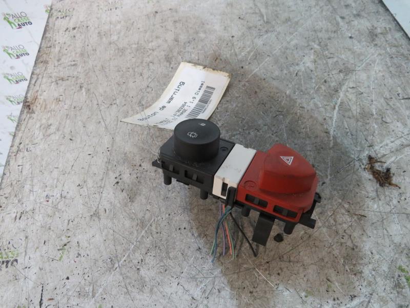 Bouton de warning RENAULT SCENIC 2 PHASE 1 Diesel - 1