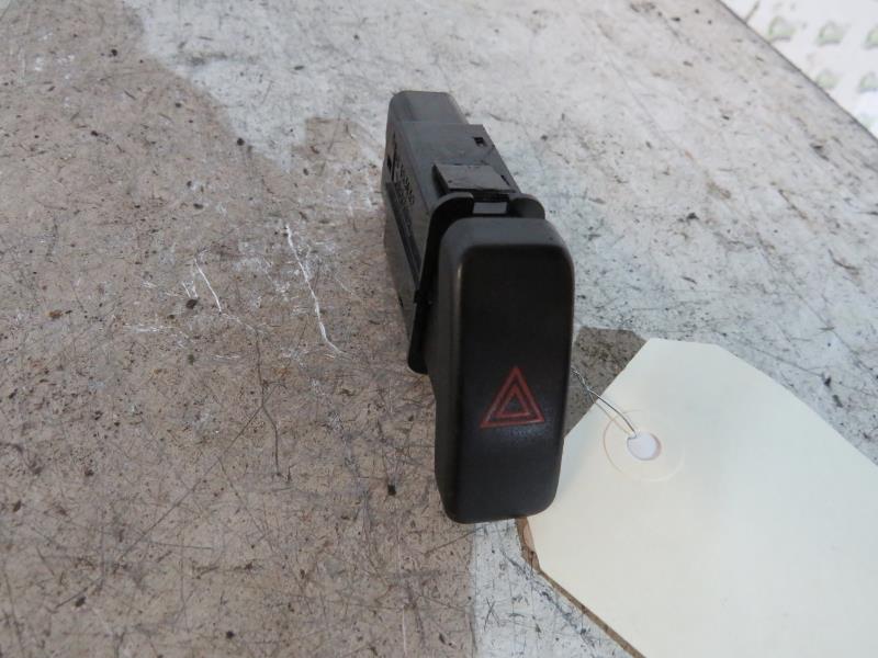 Bouton de warning MAZDA PREMACY Diesel - 1