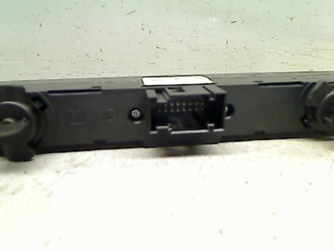 Bouton de warning OPEL ASTRA H PHASE 1 Diesel - 1