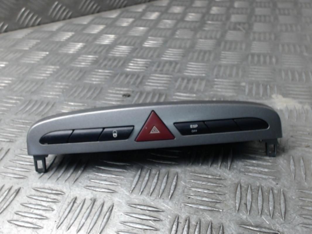 Interruttore luci emergenza PEUGEOT 308 1 PHASE 1 Diésel - 1