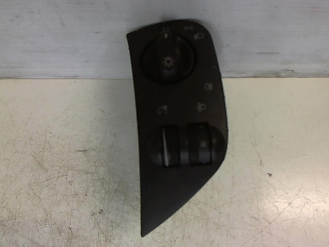 Commande de phare VOLKSWAGEN POLO 3 PHASE 1 Diesel - 1