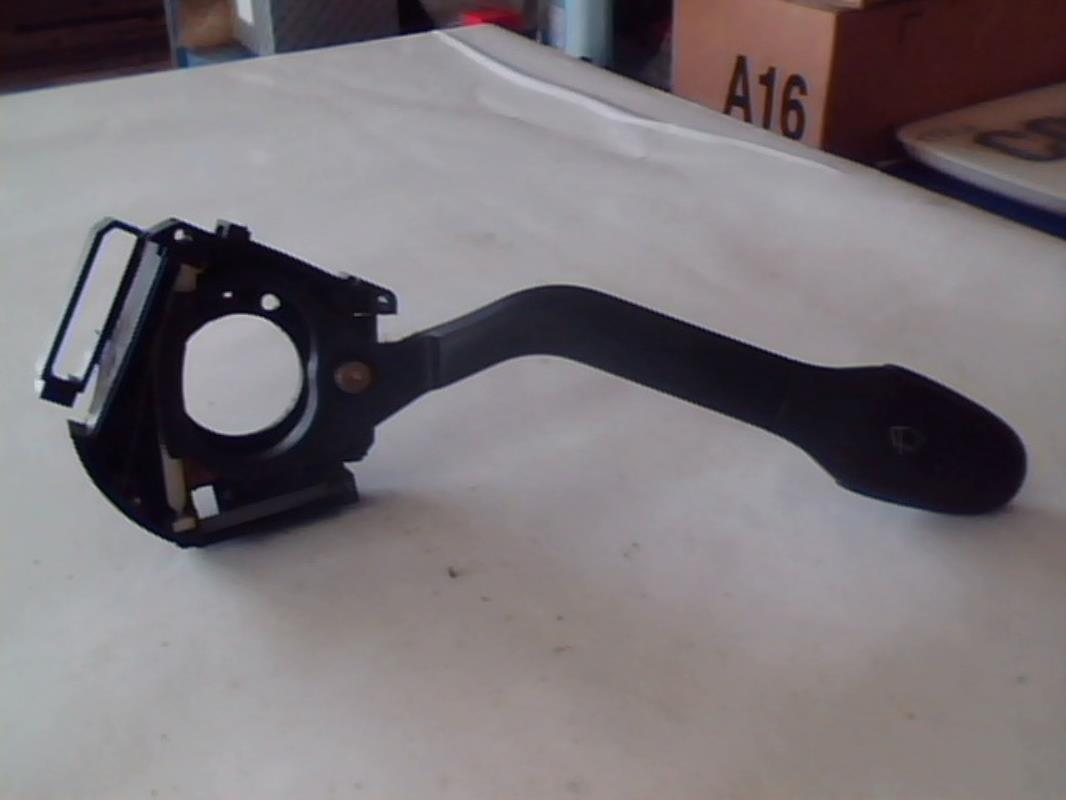 Commodo d'essuie glaces VOLKSWAGEN POLO 3 PHASE 2 Diesel - 1