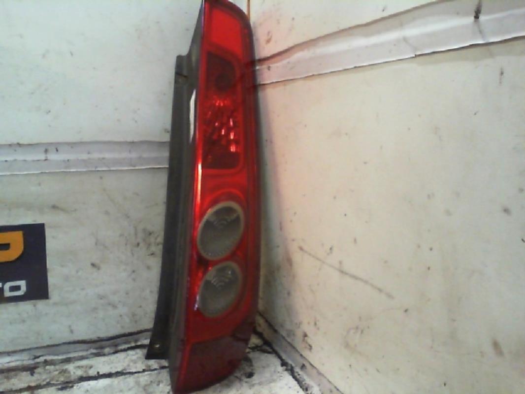 Fanale posteriore principale destro (luci) FORD FIESTA 5 PHASE 2 Diésel - 1