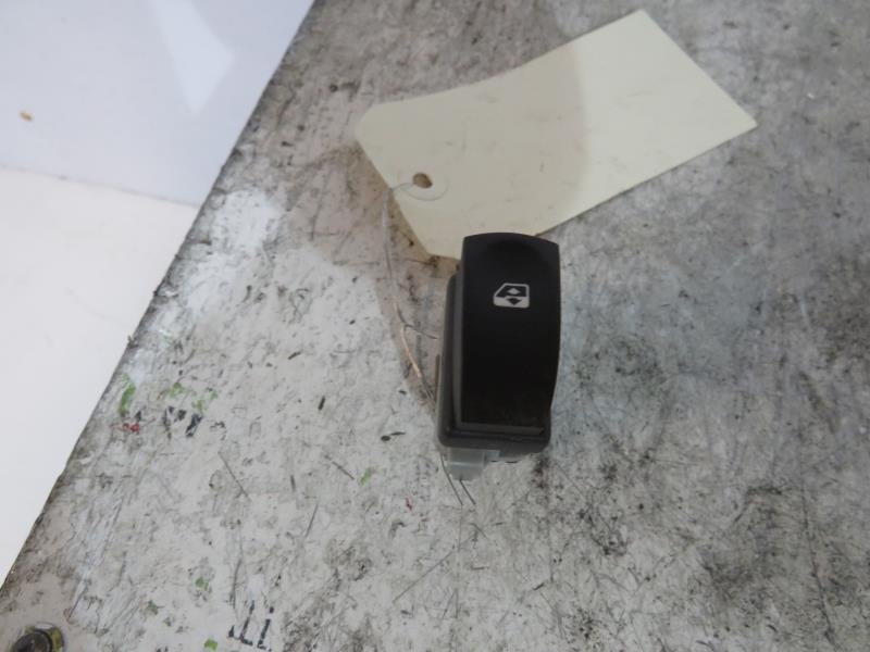 Interruttore lavacristalli posteriore sinistro RENAULT CLIO 3 PHASE 2 Diésel - 1
