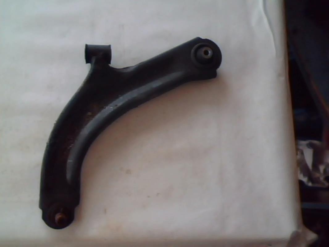 Triangolo inferiore anteriore sinistro RENAULT CLIO 3 PHASE 2 Diésel - 1