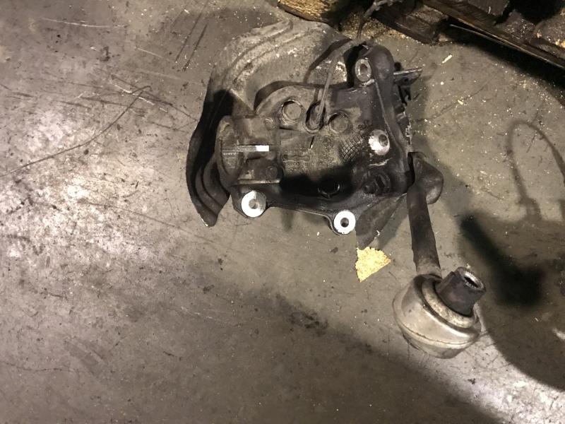 Fusee avant gauche BMW SERIE 3 E90 PHASE 2  - 1