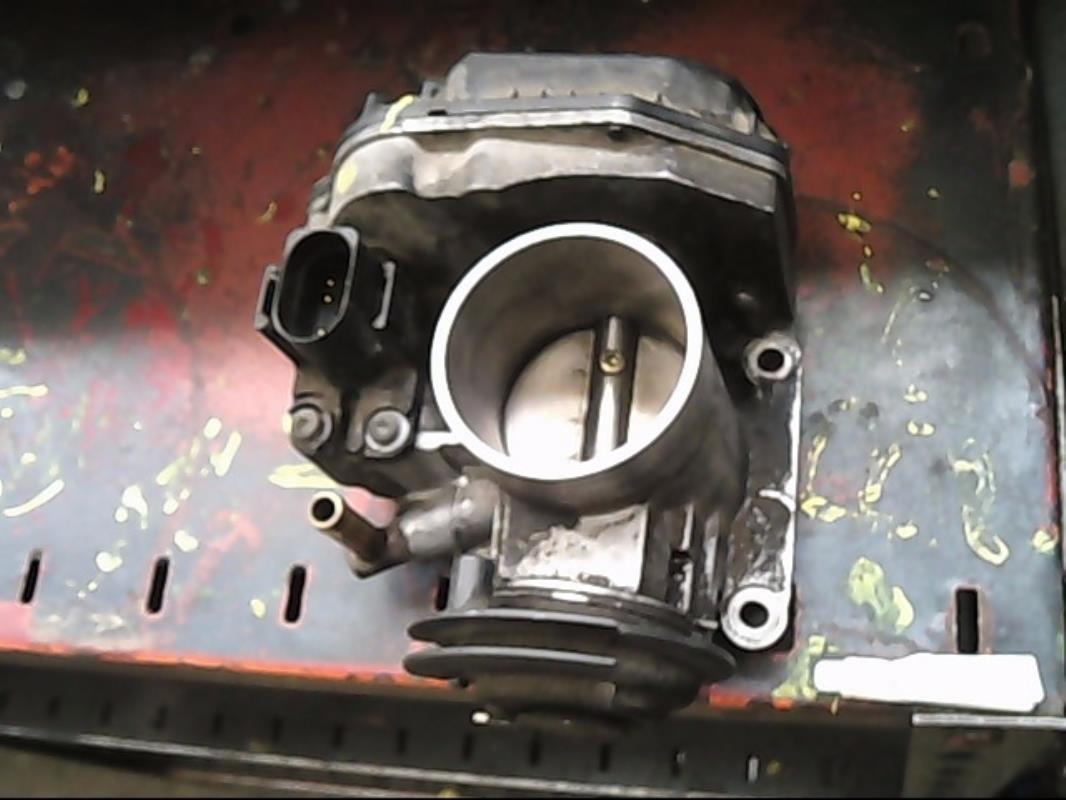 Corpo farfallato VOLKSWAGEN POLO 3 Gasolina - 1
